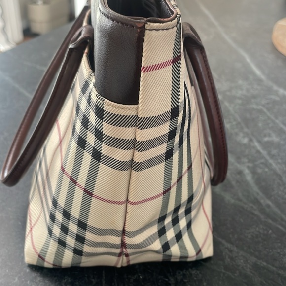 AUTHENTIC Burberry Leather Trimmed Tote in Nova Plaid - Picture 12 of 14